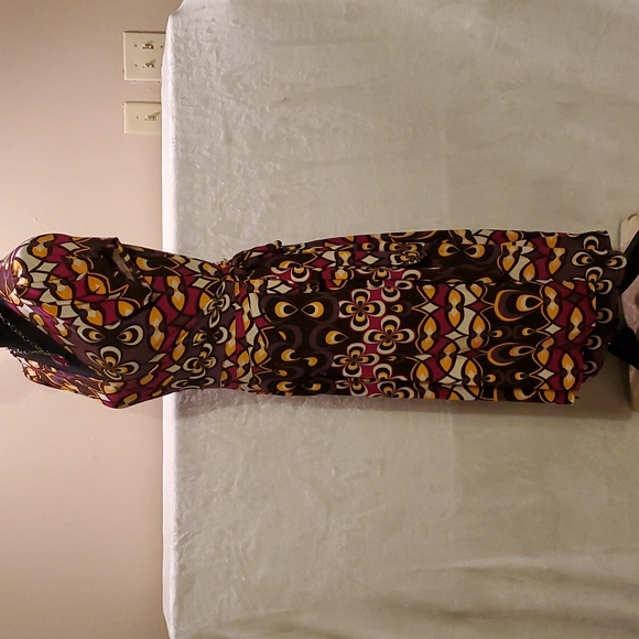 Bisou Bisou Wrap Dress Sz 10 Geometric Pattern / Great work dress. Beaut… - Picture 3 of 10